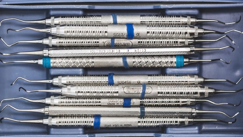 Werden für Veneers gesunde Zähne beschliffen?