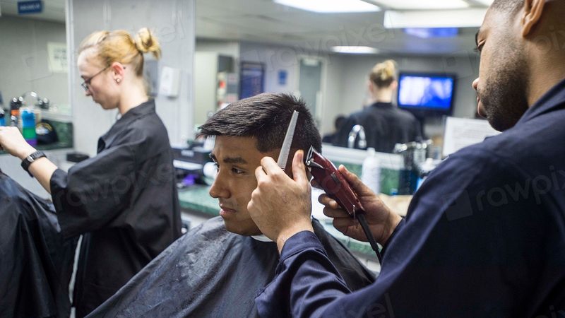 FUE vs DHI: What's Actually Different (and What Isn't)